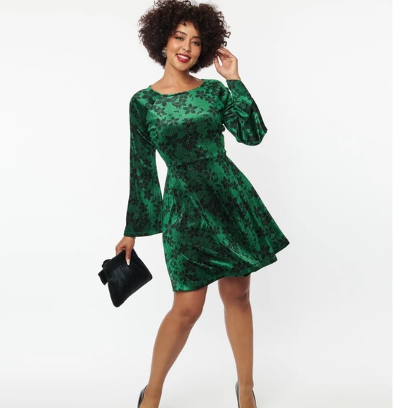 Unique Vintage Green Velvet & Black Floral Flare Dress - L/10-12 - Picture 10 of 10